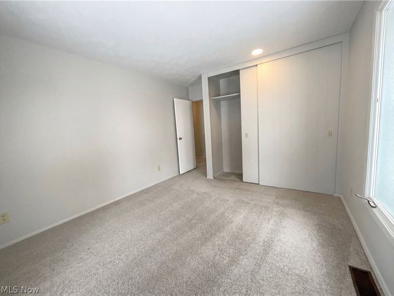 5896 Mills Creek Lane, North Ridgeville, OH 44039 Photo 16
