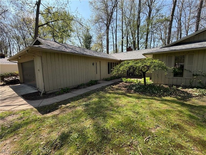 5896 Mills Creek Lane, North Ridgeville, OH 44039 Photo 18