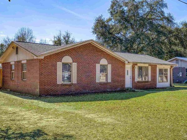 5247 Catalina St, Pace, FL 32571