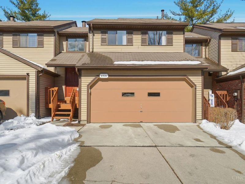 256 Centerbury Court, Unit 67, Springdale, OH 45246 Photo 1