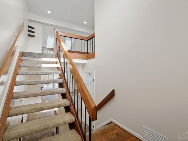 256 Centerbury Court, Unit 67, Springdale, OH 45246 Photo 3