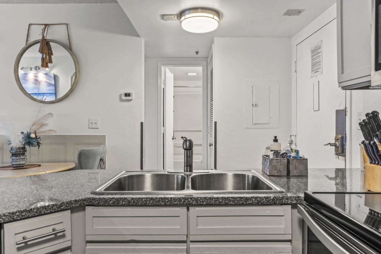 1605 S Ocean Blvd. Photo 11