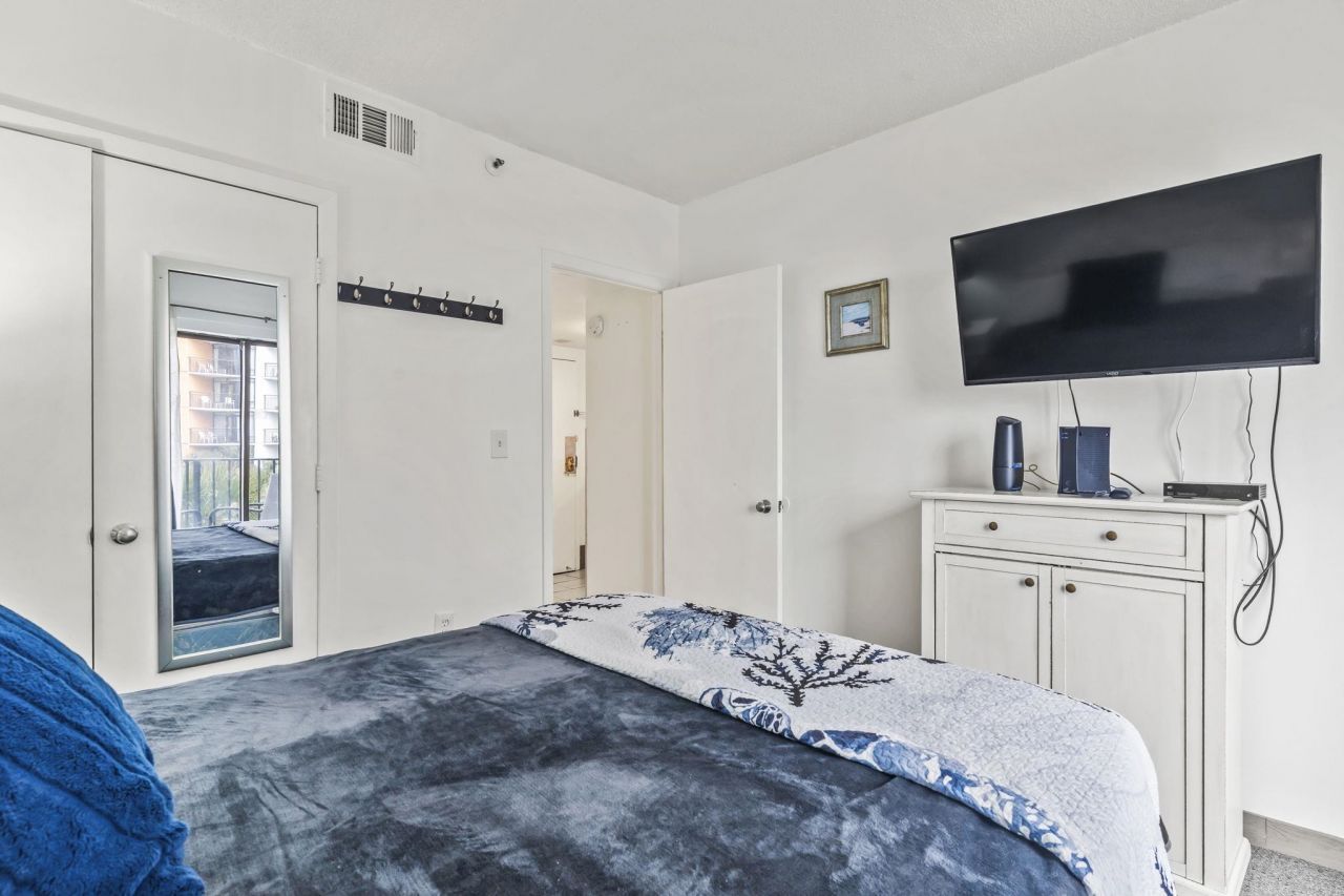 1605 S Ocean Blvd. Photo 28