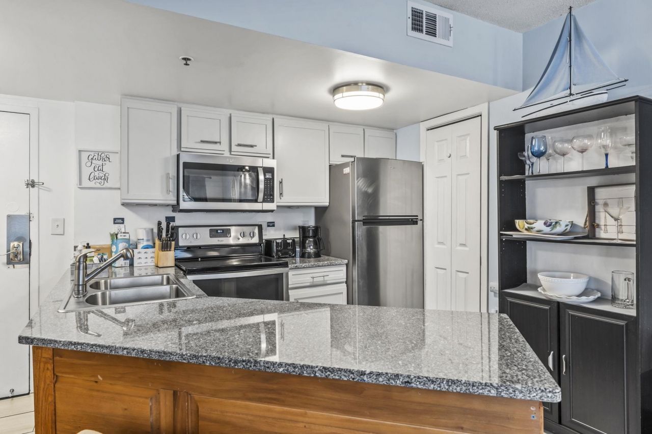 1605 S Ocean Blvd. Photo 5