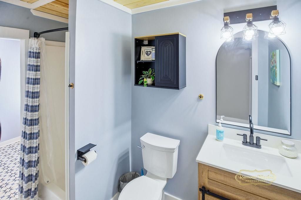 1818 Kingfisher St. Photo 12