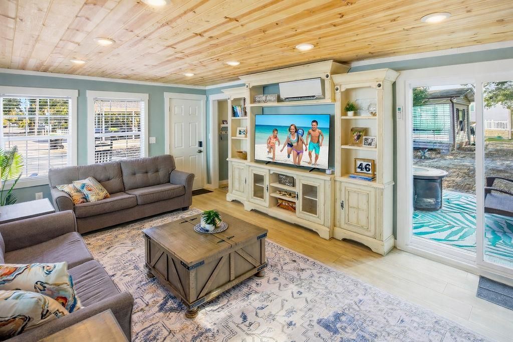 1818 Kingfisher St. Photo 42