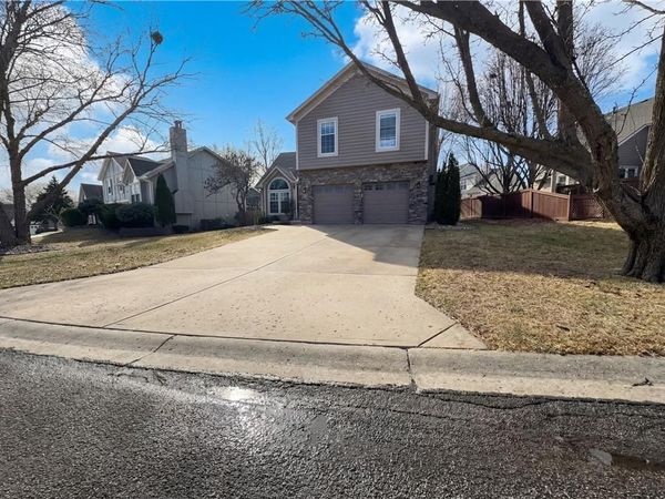 9029 W 127th Terrace, Overland Park, KS 66213