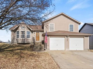 224 NW 113th Street, Kansas City, MO 64155