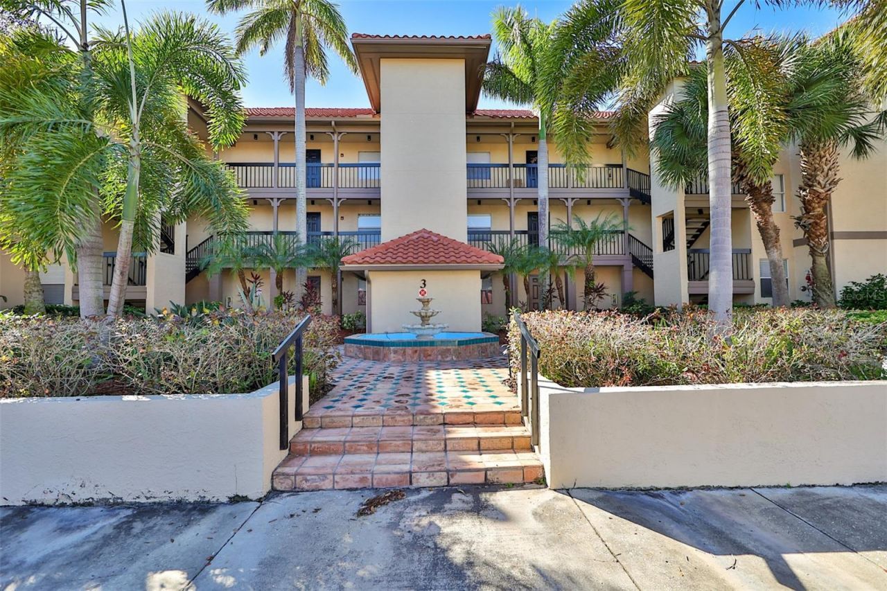2400 Feather Sound Drive, Unit 332, Clearwater, FL 33762 Photo