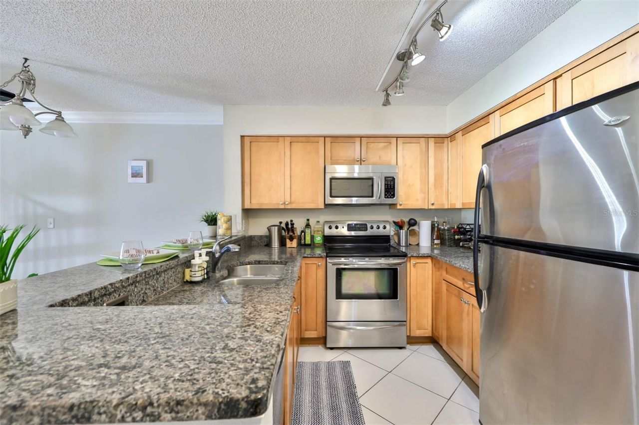 2400 Feather Sound Drive, Unit 332, Clearwater, FL 33762 Photo