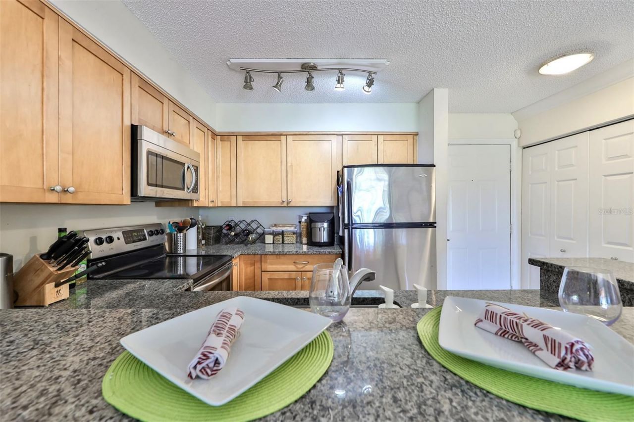 2400 Feather Sound Drive, Unit 332, Clearwater, FL 33762 Photo