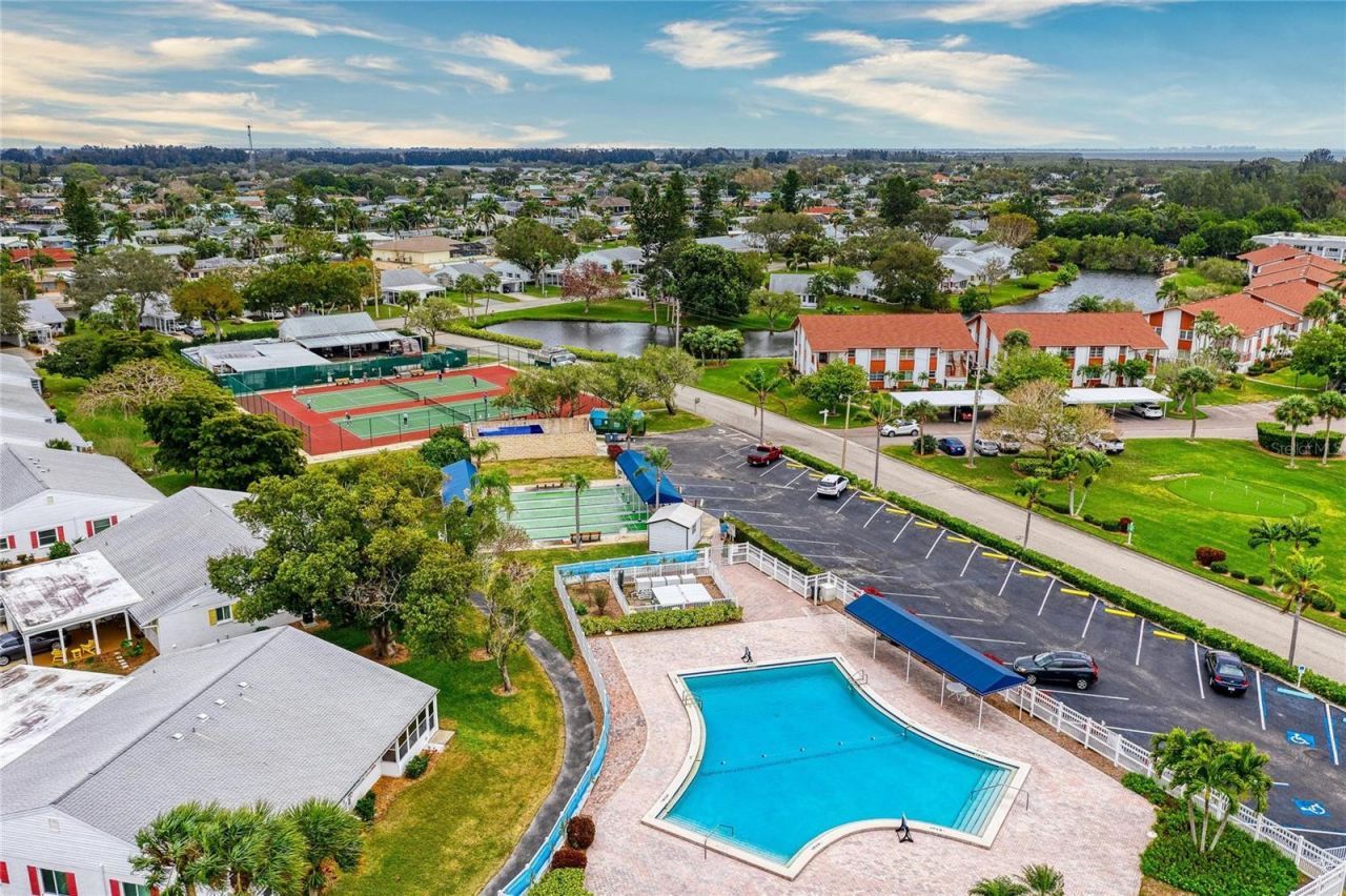 9417 Kingston Drive, Unit 9417, Bradenton, FL 34210 Photo