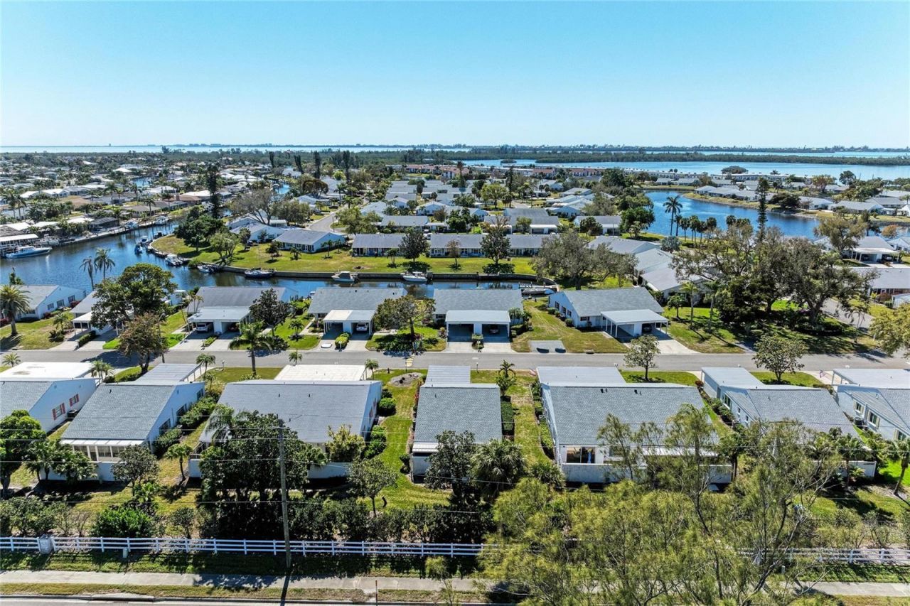 9417 Kingston Drive, Unit 9417, Bradenton, FL 34210 Photo