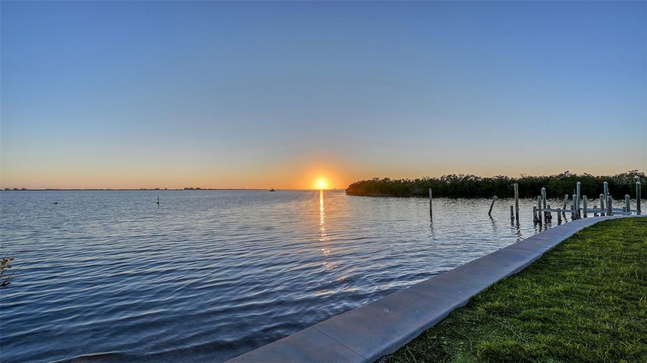 7322 Westmoreland Drive, Sarasota, FL 34243 Photo
