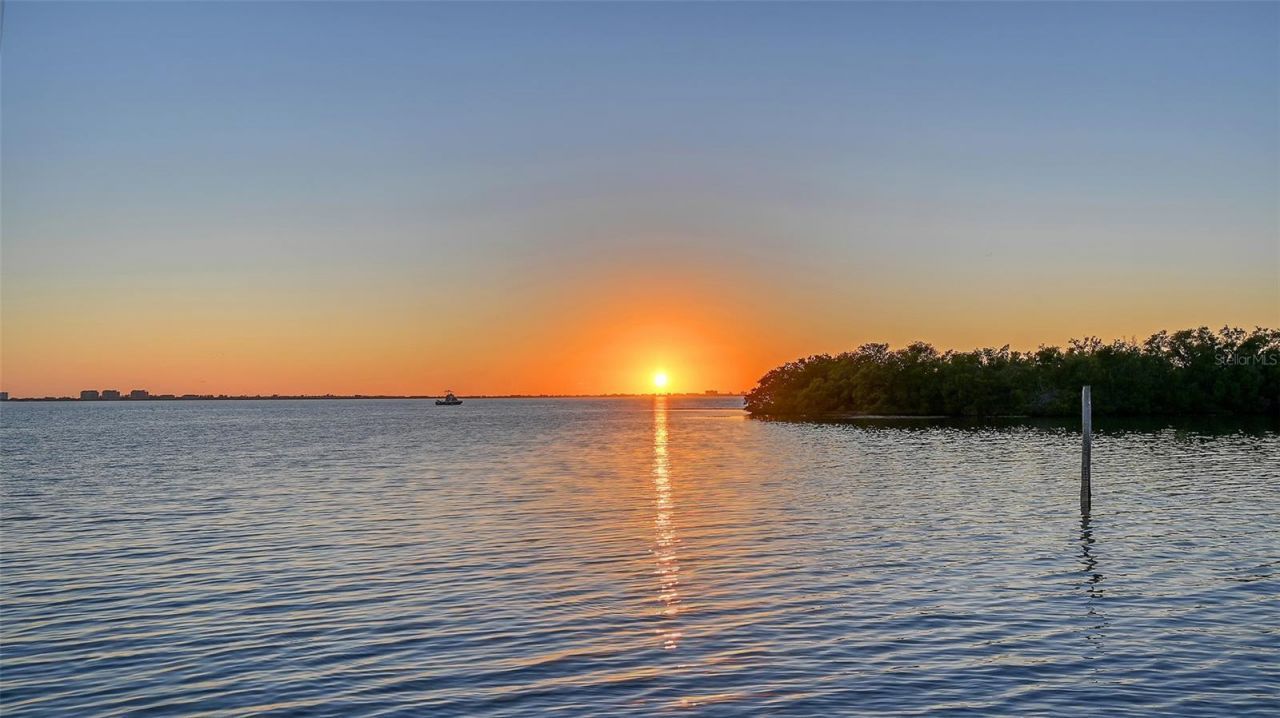 7322 Westmoreland Drive, Sarasota, FL 34243 Photo