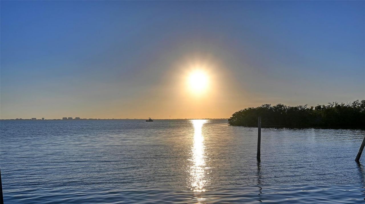 7322 Westmoreland Drive, Sarasota, FL 34243 Photo