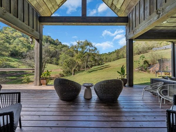 317 Little Creek Rd, Pleasant Shade, TN 37145