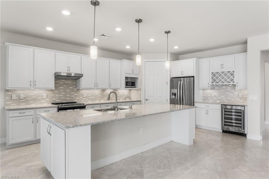 11719 Bowes Cir, Fort Myers, FL 33913 Photo