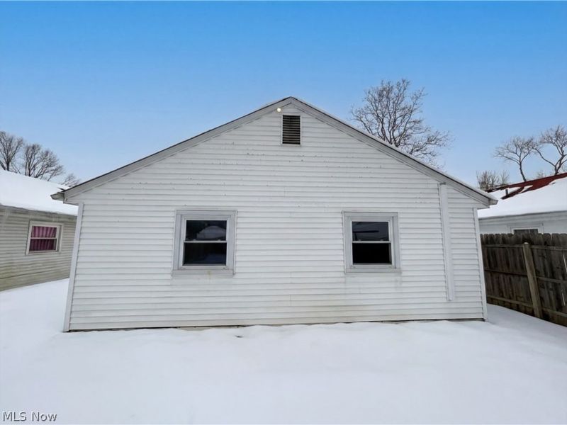 832 S Logan Street, Elyria, OH 44035 Photo 5