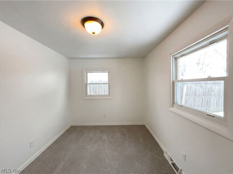 832 S Logan Street, Elyria, OH 44035 Photo 8