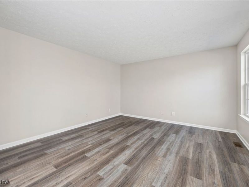 6227 Whitetail Run, Bedford, OH 44146 Photo 12