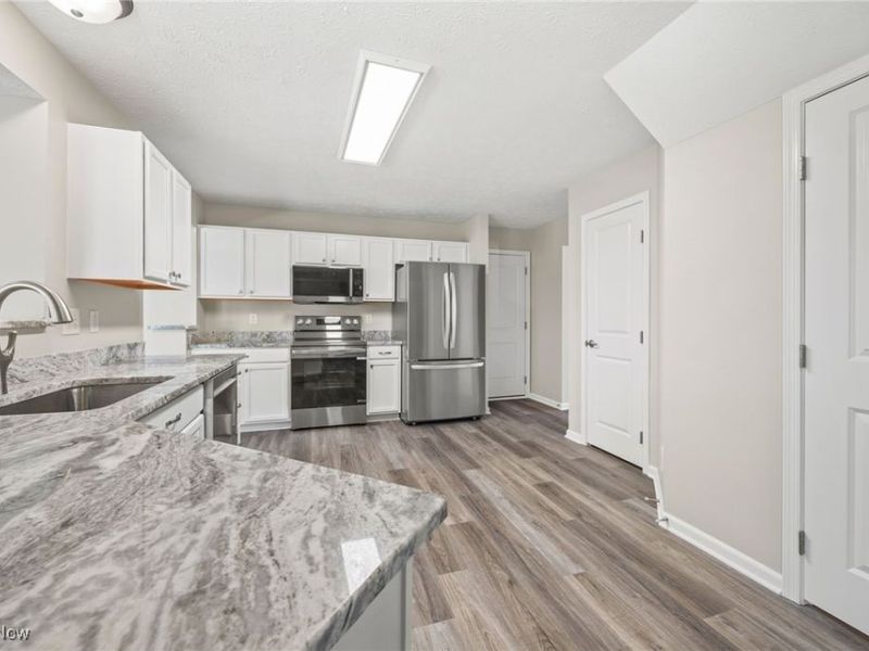 6227 Whitetail Run, Bedford, OH 44146 Photo 9