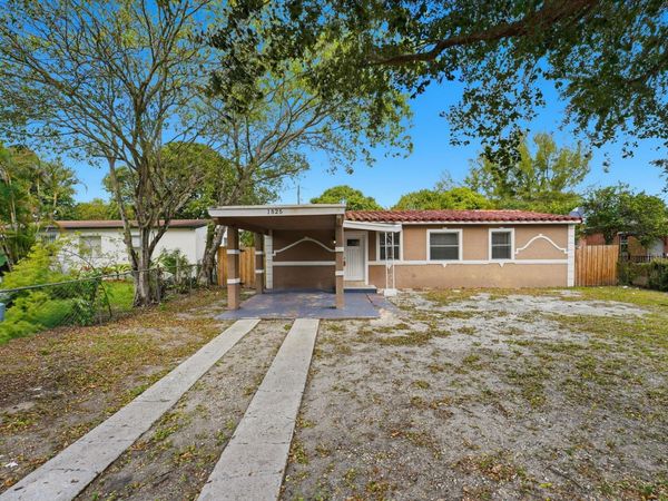 1525 NW 126th St, North Miami, FL 33167