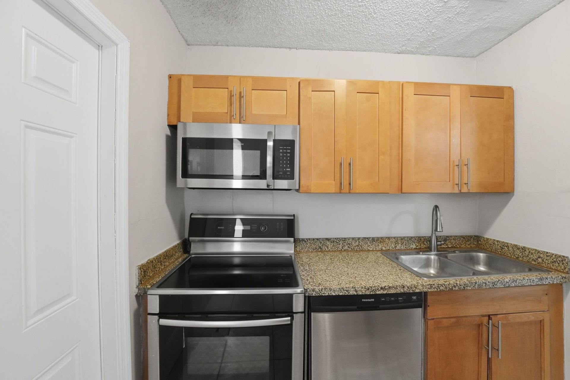 1525 NW 126th Street, North Miami, FL 33167 Photo