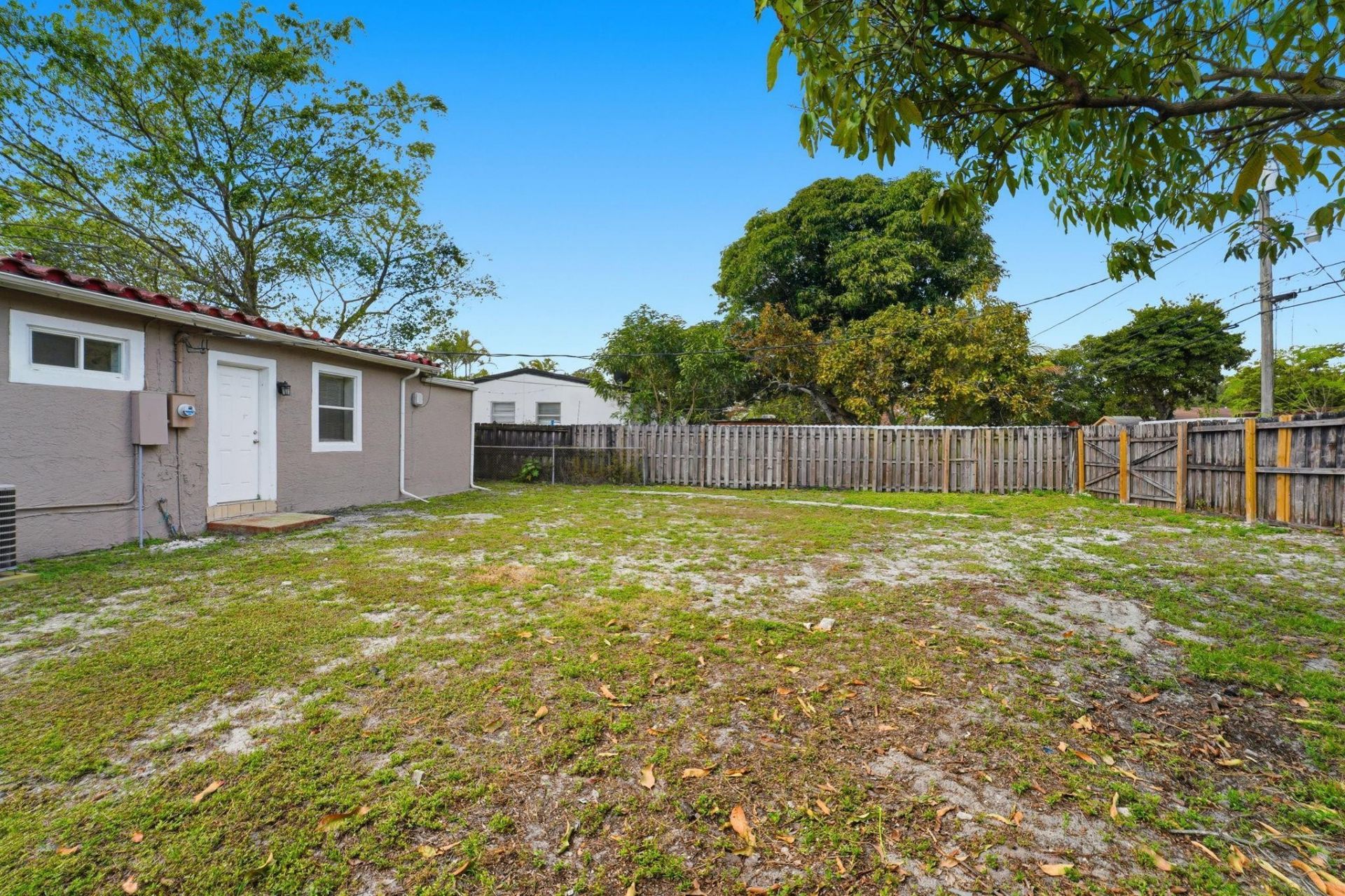 1525 NW 126th Street, North Miami, FL 33167 Photo