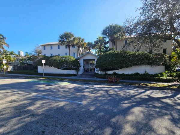 812 SW 4th Ave, Unit 8, Fort Lauderdale, FL 33315