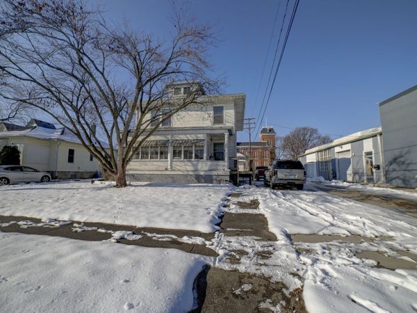 215 S 3rd Street, Watseka, IL 60970