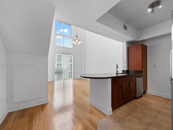 7265 SW 89th St, Unit A520, Miami, FL 33156