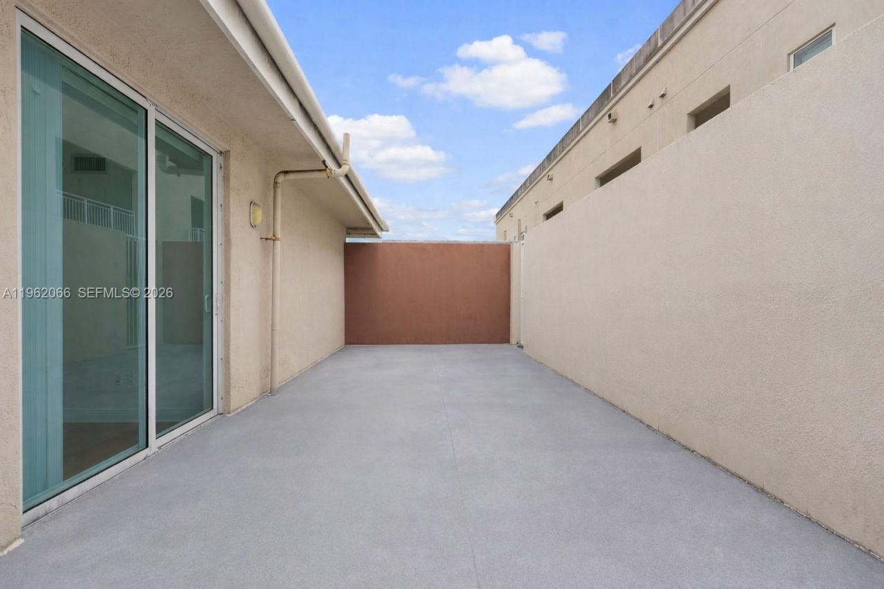 7265 SW 89th St, Unit A520, Miami, FL 33156 Photo
