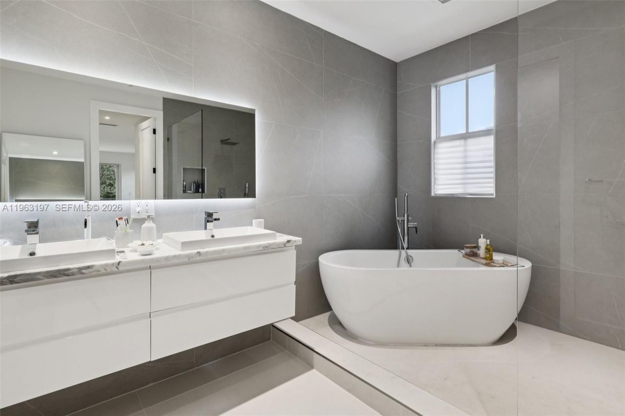 Please Call For Address, Miami, FL 33143 Photo