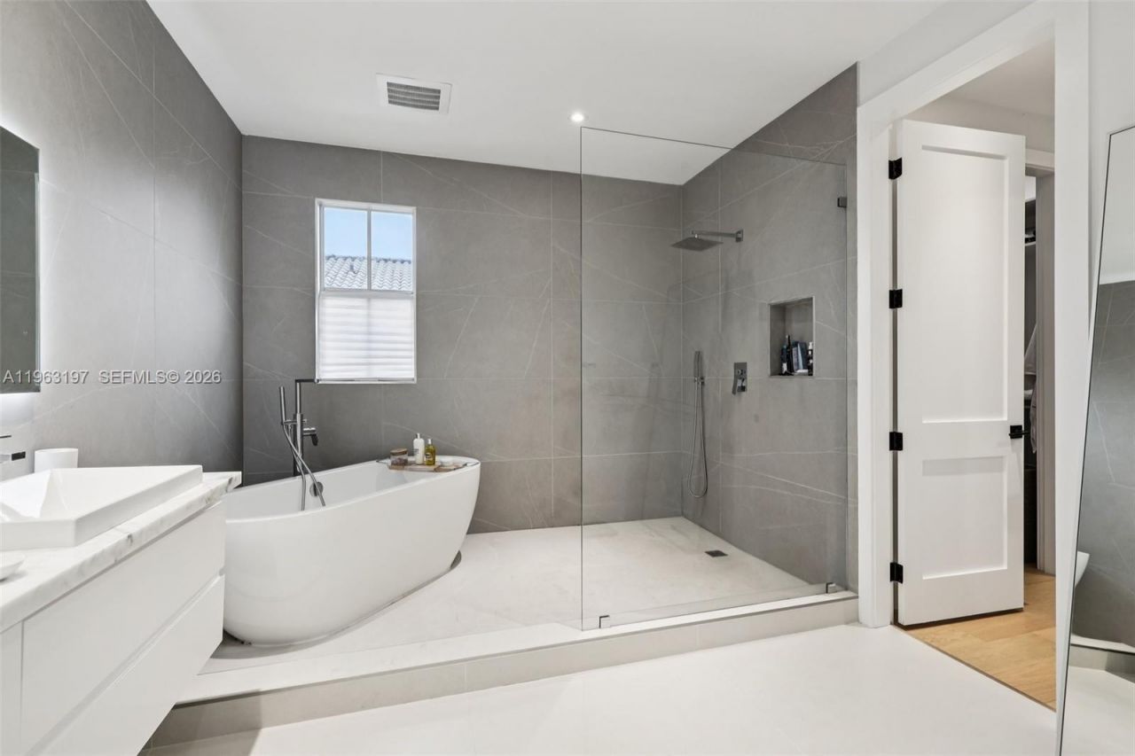 Please Call For Address, Miami, FL 33143 Photo