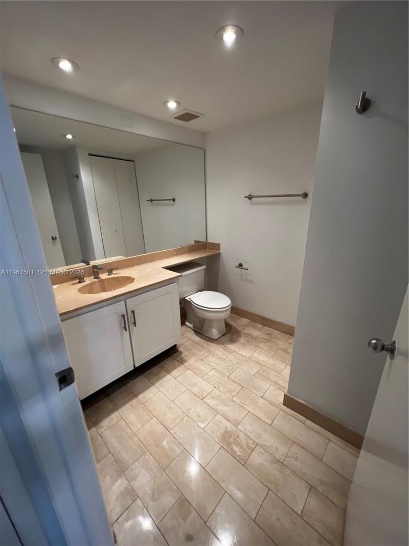 1717 N Bayshore Dr , Unit A-1057, Miami, FL 33132 Photo