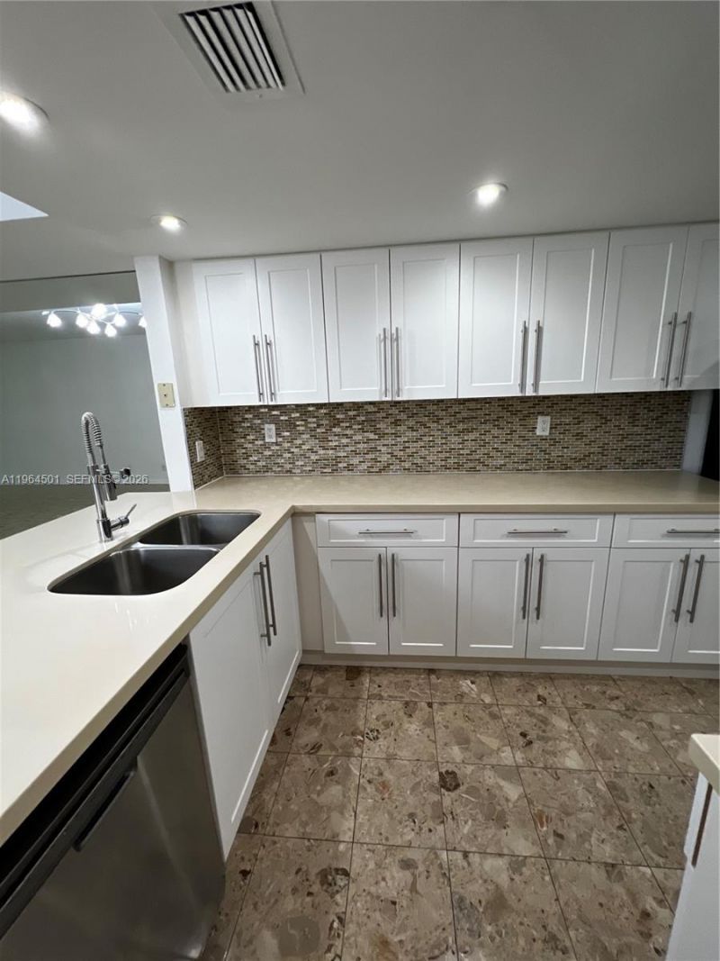 1717 N Bayshore Dr , Unit A-1057, Miami, FL 33132 Photo