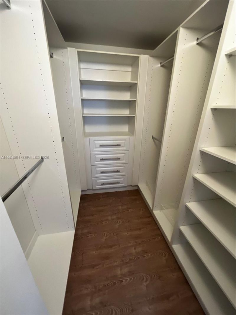 1717 N Bayshore Dr , Unit A-1057, Miami, FL 33132 Photo