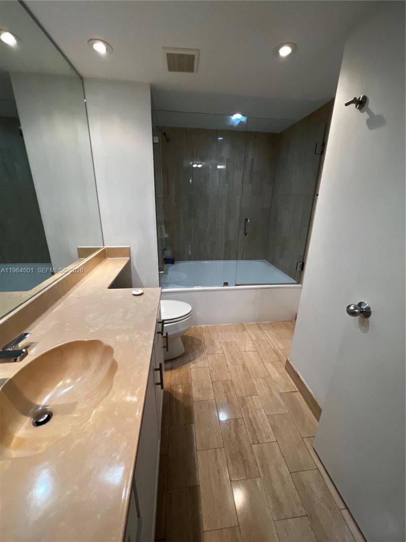 1717 N Bayshore Dr , Unit A-1057, Miami, FL 33132 Photo