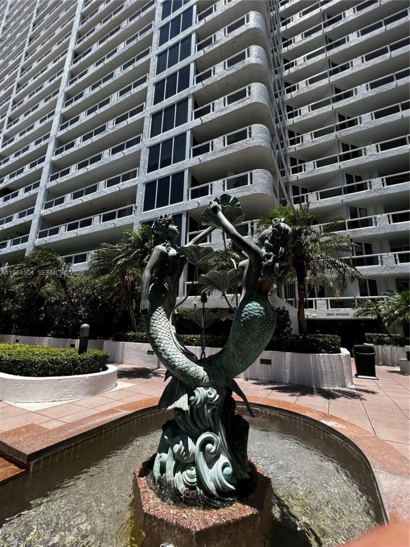 1717 N Bayshore Dr , Unit A-1057, Miami, FL 33132 Photo