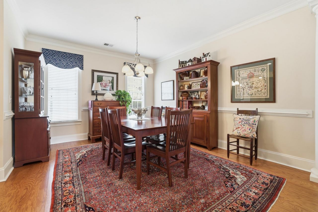 33 Federation Loop Photo 17