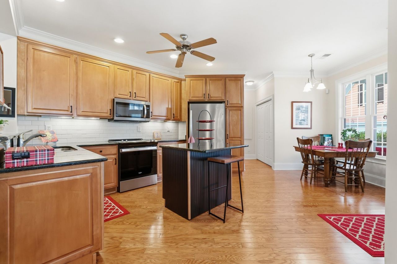 33 Federation Loop Photo 19