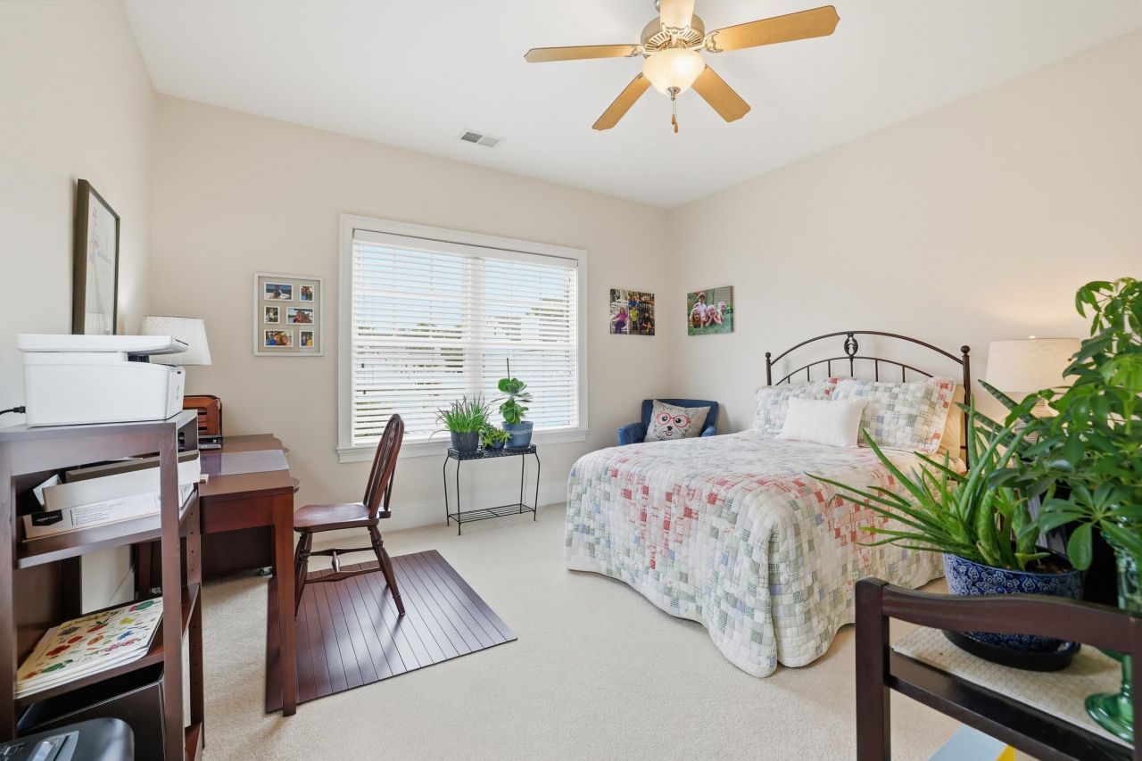 33 Federation Loop Photo 31