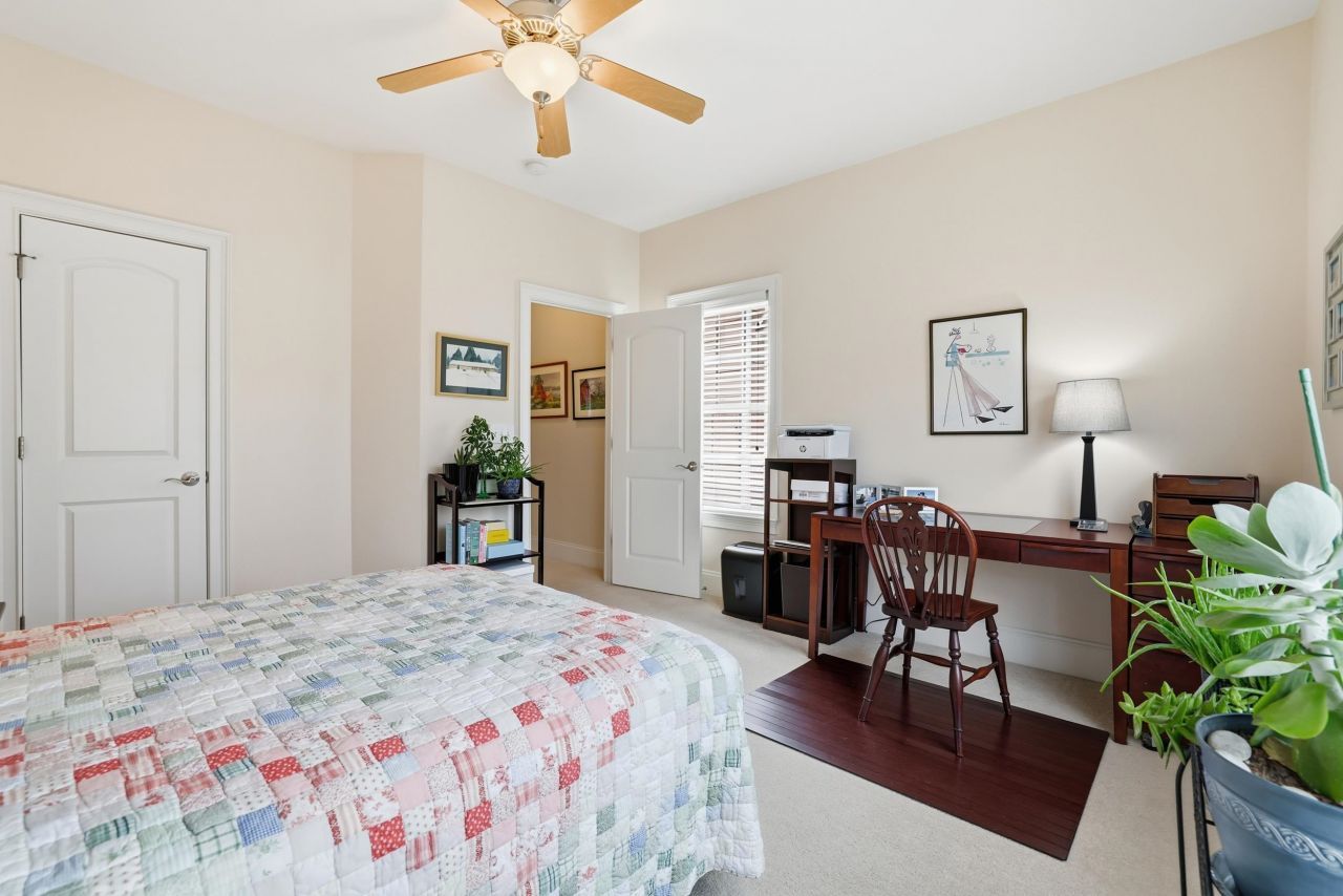 33 Federation Loop Photo 32