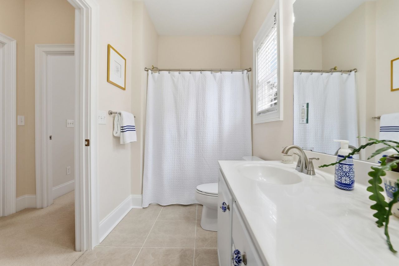 33 Federation Loop Photo 33