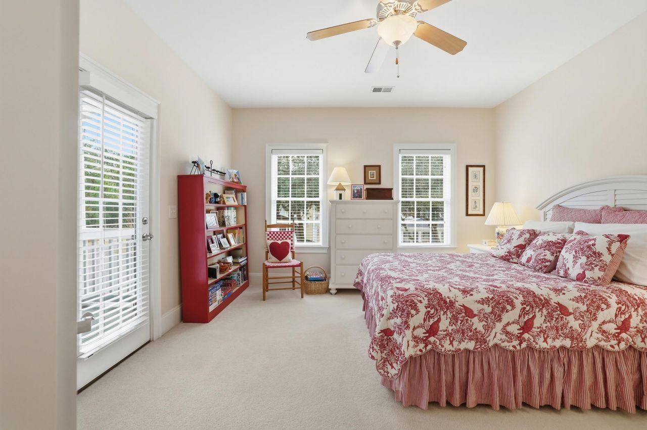 33 Federation Loop Photo 38