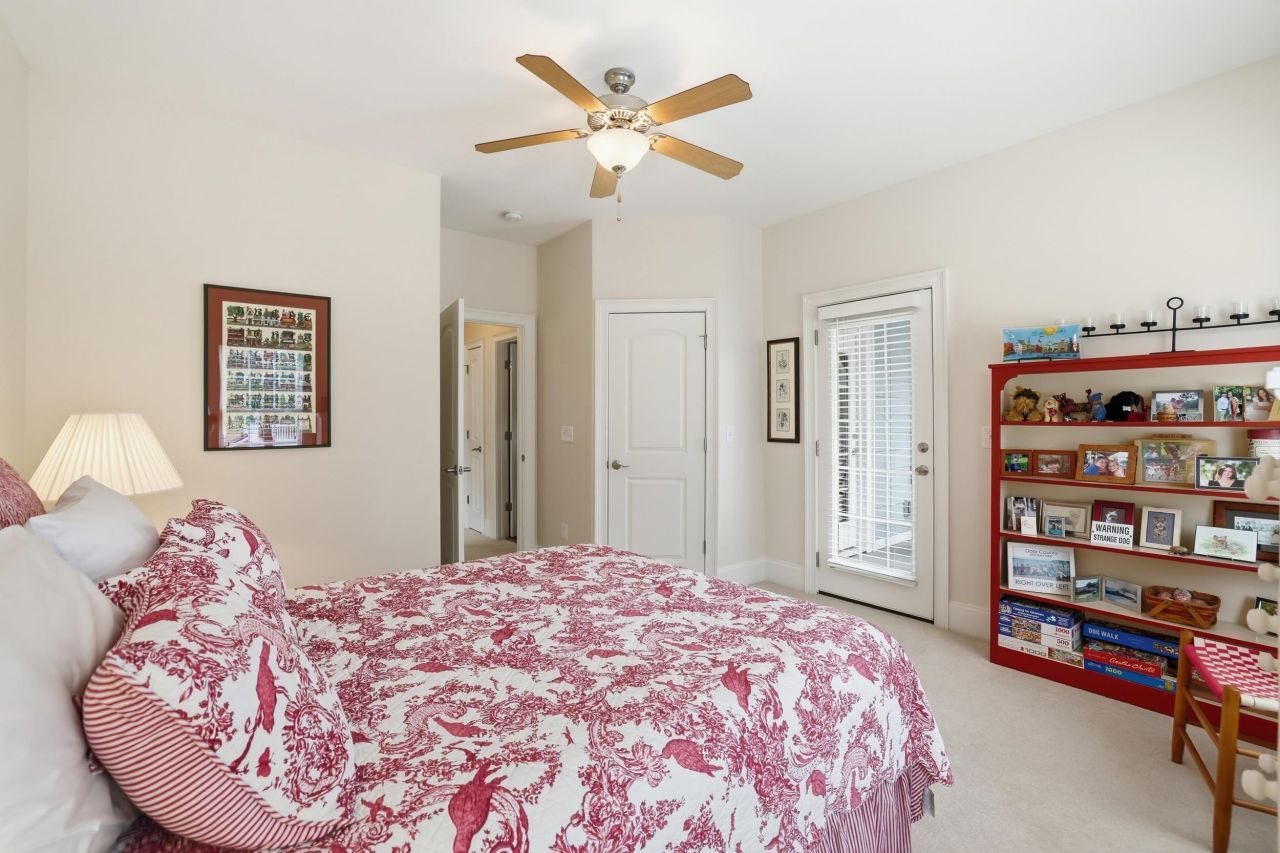 33 Federation Loop Photo 39