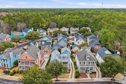 33 Federation Loop photo 4