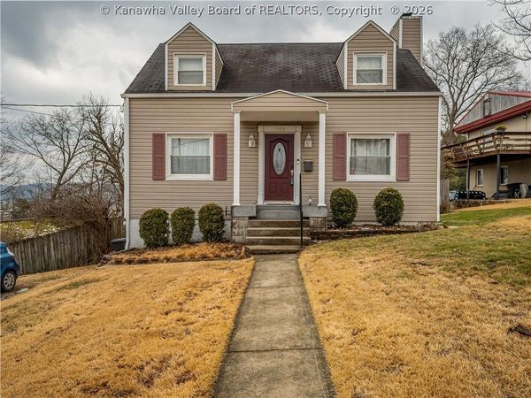 1233 Woodland Drive, Charleston, WV 25302