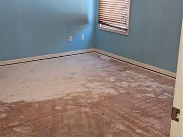 414 Eagle Glen Drive, Raymore, MO 64083